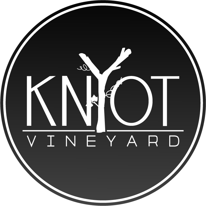 Y Knot Vineyards Logo